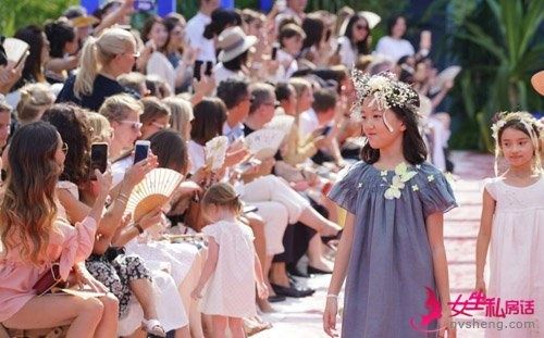 別人家的女兒！李嫣多多巴黎時(shí)裝周走秀