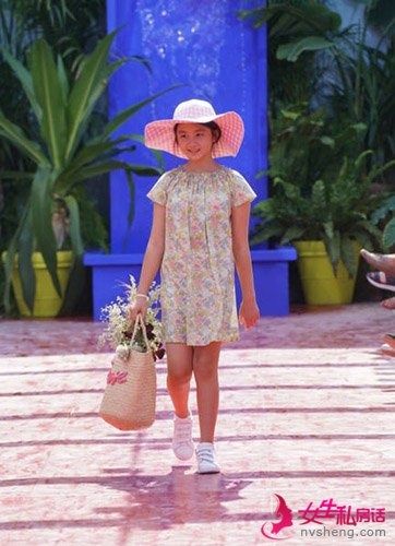 別人家的女兒！李嫣多多巴黎時(shí)裝周走秀